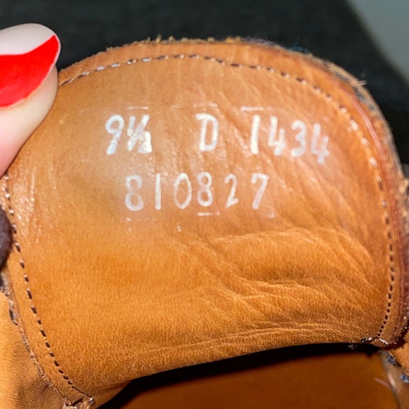 Allen Edmonds Leeds Plain Toe Blucher Dress Shoe - Picture 6 of 9